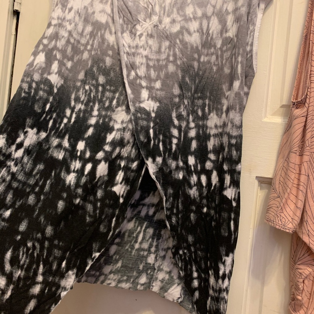 Euc Chelsea & Violet 2 Top Bundle Size Medium - image 5